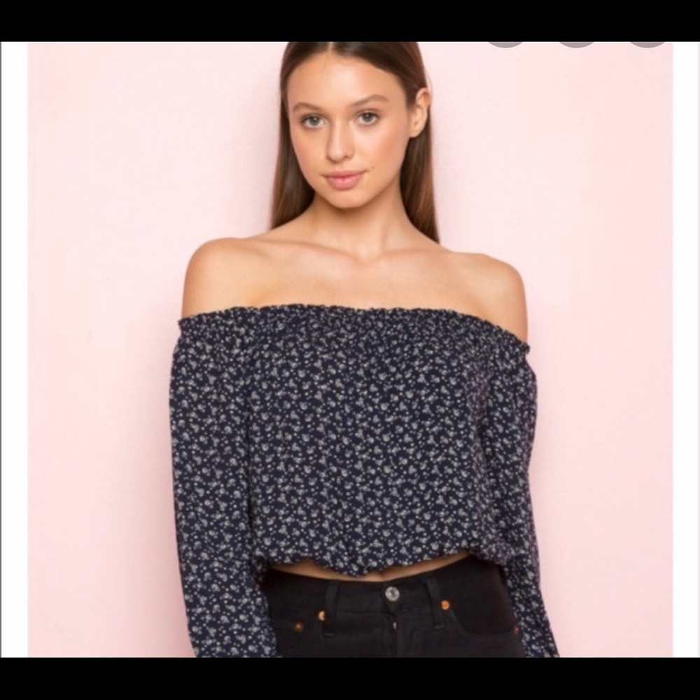 Brandy Melville off the shoulder shirt